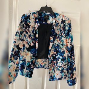 ❌SOLD❌Floral blazer